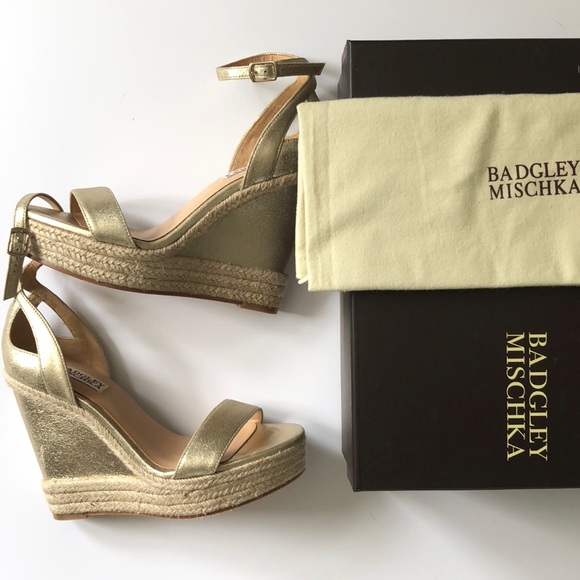 Badgley Mischka Shoes - Gold Wedges Badgley Mischka Size 8